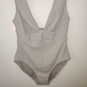 Andie Mykonos Ribbed (M) Dove NWT 😍